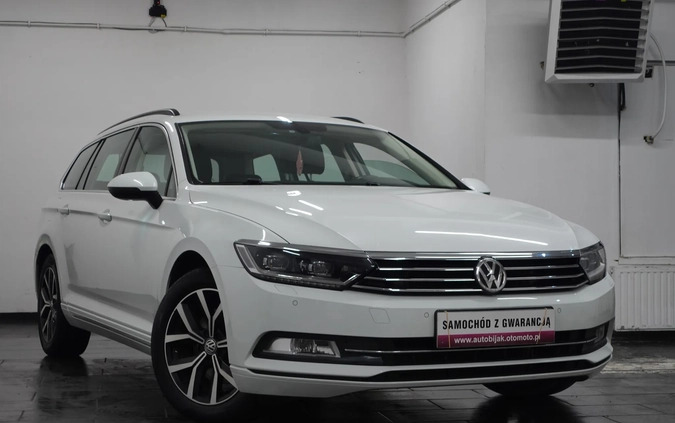 Volkswagen Passat cena 55900 przebieg: 158759, rok produkcji 2015 z Golina małe 781